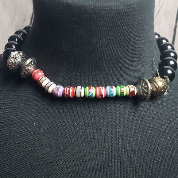 Vintage Handmade Beaded Necklace - Picture 2 of 9